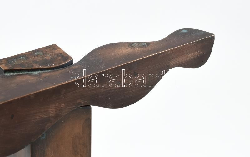 Deim Pál (1932-2016): Golgota. Patinázott bronz. Jelzés nélkül. 24,5x24,5x37.5cm - Image 4