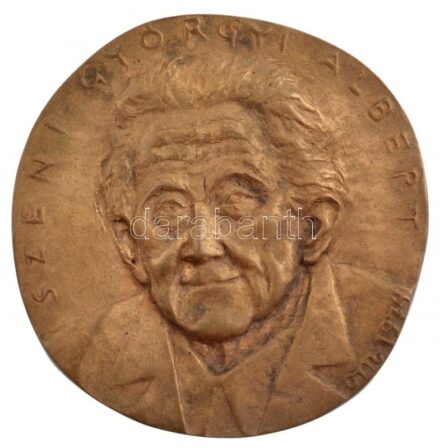 Osváth Mária (1921-) 1974. 'Szent-Györgyi Albert' egyoldalas, öntött bronz plakett, szignó a köriratban (~99mm) T:1-