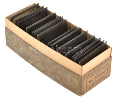 cca 1914 A Német tengeri flotta hadihajói és tengeralattjárói 23 db üveg dia (8,5x8,5 cm) mind feliratozott, érdekes, izgalmas képekkel. / Ships and submarines of the German navy 23 glass photo slides with descriptions