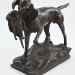 Markup Béla (1873-1945): Vadász kutya. Öntött, patinázott bronz, jelzett, öntödejel, hibátlan, m: 22cm, h: 28 cm - Image 2