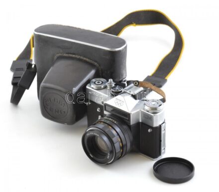 Zenit EM fényképezőgép Helios 44 m objektívvel, eredeti bőr tokjában