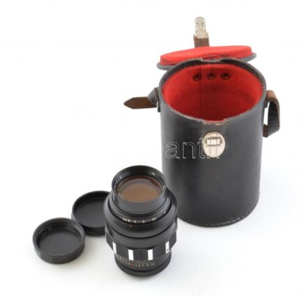 Jupiter-11 szovjet objektív, 135mm f/4, tokban.