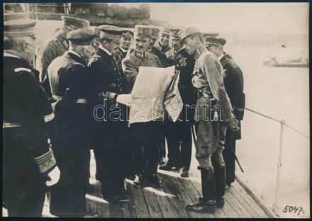 1917 IV. Károly király az S.M.S. Chameleon fedélzetén, eredeti korabeli fotó / Emperor Carl on the board of S.M.S. Chameleon 17x12 cm
