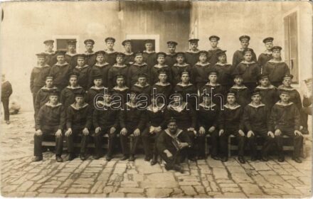 Osztrák-Magyar Haditengerészet, matrózok csoportképe / K.u.K. Kriegsmarine Matrosen / Austro-Hungarian Navy, group of mariners. photo
