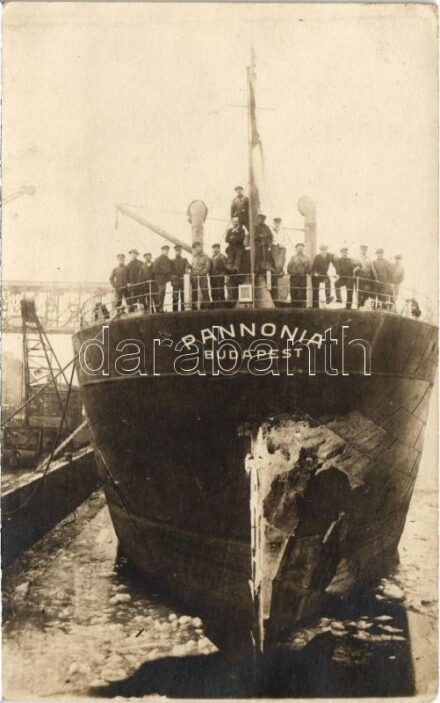 'PANNONIA Budapest' egycsavaros tengeri áruszállító gőzhajó télen a kikötőben / Hungarian single screw sea-going steam freighter at the port in winter. photo