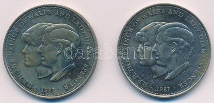 Nagy-Britannia 1981. 25p Cu-Ni 'Károly és Diana esküvője' (2x) 'The Scotch House' papírtasakokban (2x) T:1- United Kingdom 1981. 25 New Pence Cu-Ni 'Wedding of Prince Charles and Lady Diana' (2x) in 'The Scotch House' paper case C:AU Krause