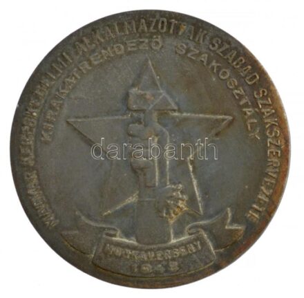 1948. 'Magyar Kiskereskedelmi Alkalmazottak Szabad Szakszervezete - Kirakatrendező szakosztály - Munkaverseny 1948' egyoldalas fém plakett, eredeti, kissé kopottas 'BOCZÁN KÁROLY BUDAPEST' gyártói tokban (60mm) T:2 oxidáció