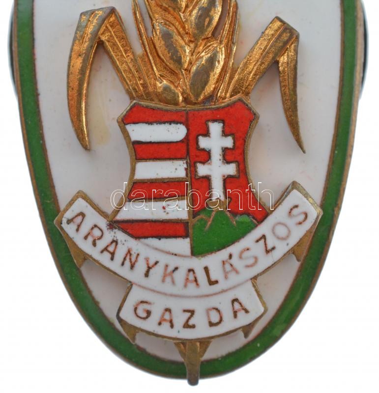 ~1947. 'Aranykalászos Gazda' Tildy-címeres zománcozott bronz jelvény, csavaros hátlap, 'CEGLÉD 25' gravírozással (46x24mm) T:1-,2 ph. / Hungary ~1947. 'Aranykalászos Gazda' enamelled screwback bronze badge with Tildy coat of arms, engraved - Image 4