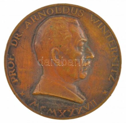 Vincze Pál (1907-1994) 1937. 'Dr Winternitz Arnold' sebészprofesszor egyoldalas bronz emlékérme (61mm) T:2 patina, ph, kis ü. HPII 3008.