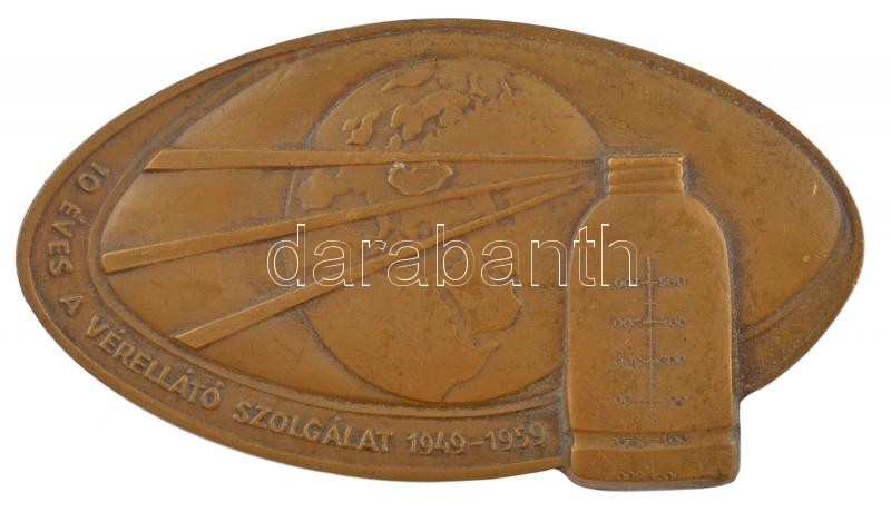 1959. '10 éves a vérellátó szolgálat 1949-1959' egyoldalas bronz plakett (60x110) T:2 patina, kis ph