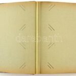 Régi képeslap album 504 férőhellyel, szakadásokkal / Old postcard album for 504 postcards with tears (21 x 27 cm) - Image 2