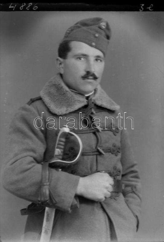 cca 1944-1950 között készült felvételek katonákról, a kiskunfélegyházi Marika fotóműterem hagyatékából 13 db vintage üveglemez NEGATÍV, 10x15 cm és 6x9 cm között - Image 2