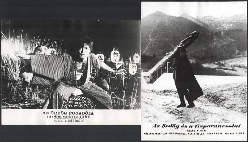 ,,Ördögös filmek', eltérő időben, külföldön készült filmek jelenetei, 6 db vintage produkciós filmfotó, ezüst zselatinos fotópapíron, a használatból eredő - esetleges - kisebb hibákkal, 18x24 cm - Image 3