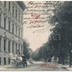 1912 Budapest XII. Városmajor utca 30-al szemben Bányász Ágoston üzlete a Városmajor utca 27. szám alatt, lovashintó. Kohn és Grünhut kiadása