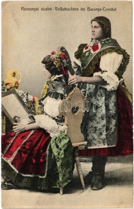Romonyai viselet / Volkstrachten im Baranya Comitat / Hungarian folklore (ázott / wet damage)
