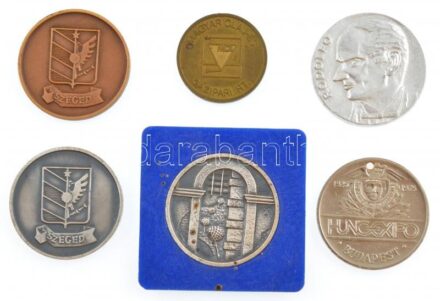 6db klf modern magyar emlékérem és zseton, közte 'Rodolfo / Vigyázat csalok' Al zseton (33mm) T:1-,2