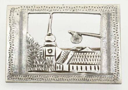 Ezüst(Ag) bécsi kitűző, jelzett, 3,5×2,5 cm, nettó: 5,6 g