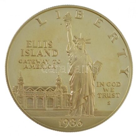 Amerikai Egyesült Államok 1986S 1$ Ag 'Szabadság-szobor' angol nyelvű tanúsítvánnyal, az eredeti 3 db-os szett díszcsomagolásában T:PP ujjlenyomat, patina USA 1986S 1 Dollar Ag 'Statue of Liberty' with certificate in the original 3pcs'