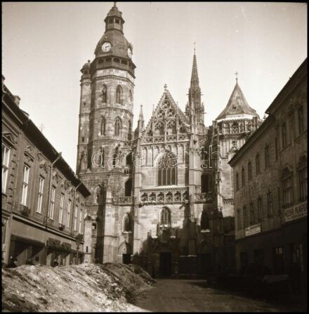 Kassa, dóm, Fő utca patikával, üzletekkel, 2 db fotónegatív, 6×9 cm