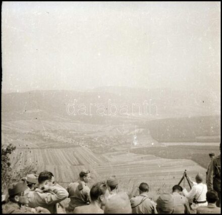 II. világháborús katonai negatívok vegyes méretben, 12 db