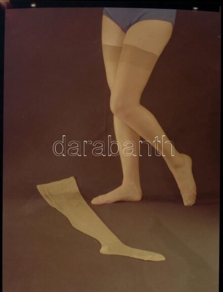 Női harisnyareklám, 3 db színes reklámnegatív, 9×12 cm