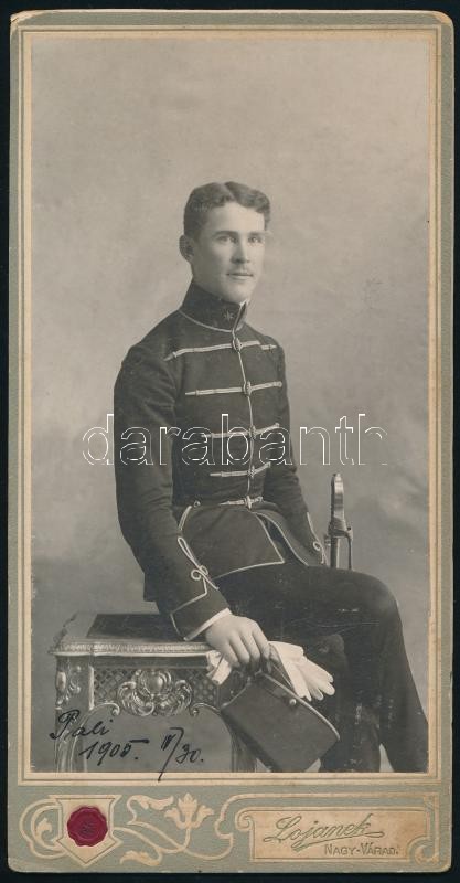 1905 Báró Királyfiai Jeszenák Pál m. kir. honvéd hadnagy, keményhátú fotó Lojanek műterméből, Nagyvárad, 23×12 cm