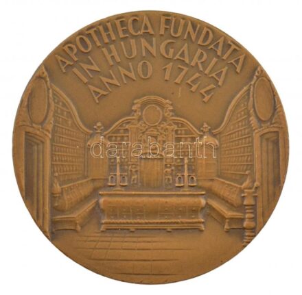 1974. 'Apotheca fundata in Hungaria anno 1744 / In memoriam fundationis Societatis Pharmaceuticae Hungaricae (A Magyar Gyógyszerésztudományi Társaság megalakulásának emlékére) 1924-1974' kétoldalas bronz emlékérem (60mm) T:1- kis ph