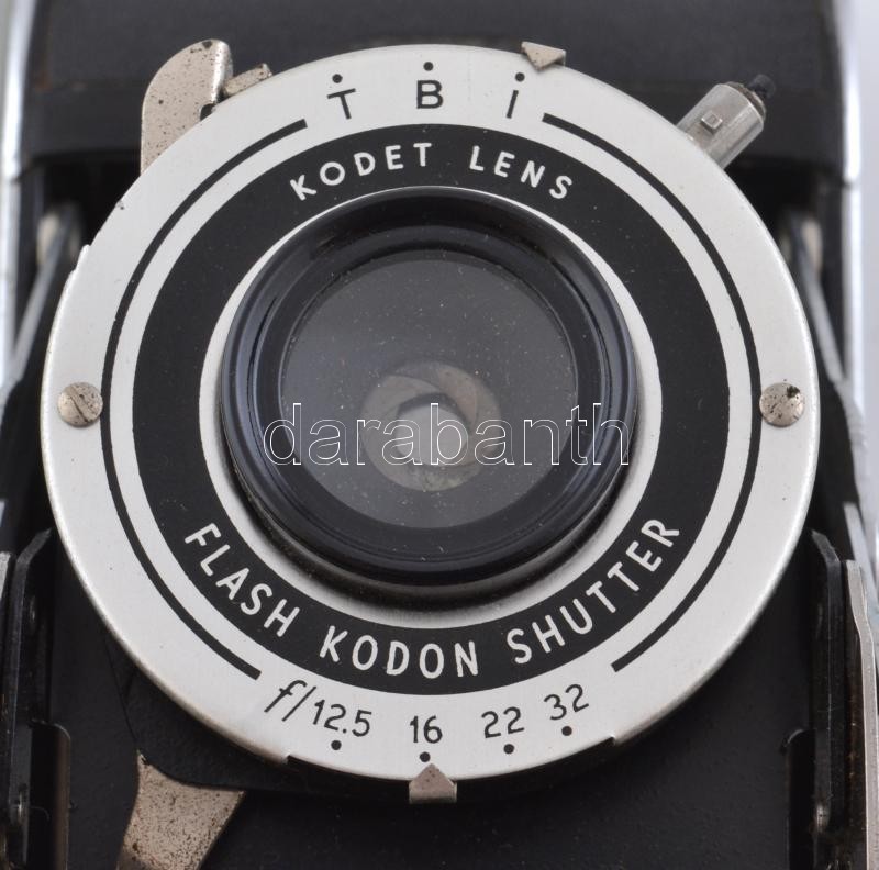 Kodak 620 film fényképezőgép, bőr szíjjal, kisebb kopásnyomokkal / Vintage Kodak 620 film camera - Image 2