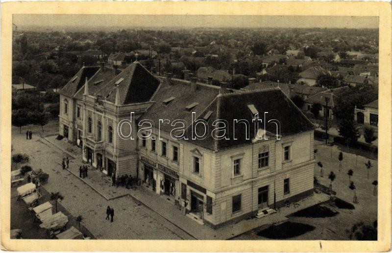 Abony, községháza, Parti divatüzlet, piac