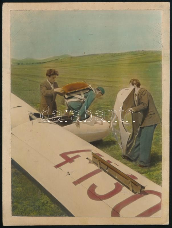 1953 Repülős újság eredeti színezett címlapfotója, rajta a Június 18 R-22S géppel, kartonon, jó állapotban, 23,5×17 cm