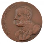 Kiss Nagy András (1930-1997) 1990. 'Joannes Paulus PP.II / ORATORIUM IN HON. MAGNAE DOMINAE HUNGARORUM BENEDIXIT DIE VIII OCT. MCMLXXX' kétoldalas bronz emlékérem (50mm) T:1- ph