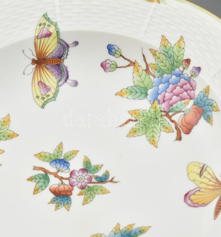 2 db Herendi Viktória mintás leveses tányér, kézzel festett porcelán, kopásnyomokkal, apró tűzrepedéssel, csorbával, jelzett, d: 24,5cm - Image 2