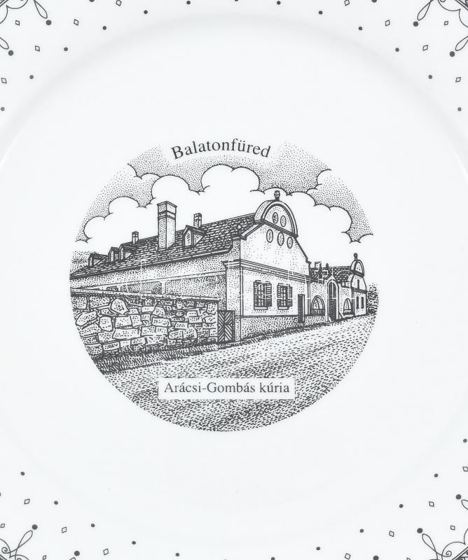6 db Decobex jelszett dísztányér, Balatonfüred látványosságaival díszítve, matricás porcelán, kopásnyomokkal, d: 20 cm - Image 2