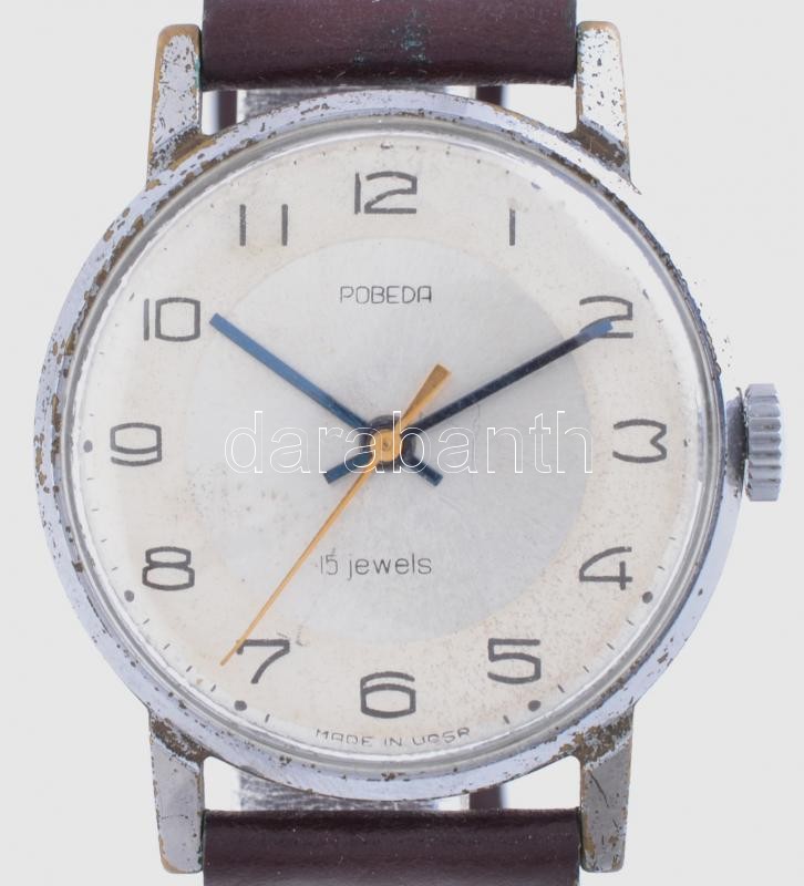 Pobeda kézi felhúzós mechanikus karóra, müködő, jó állapotban, kopott óratok d: 32 mm