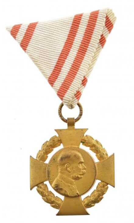 1908. 'Katonai Jubileumi Kereszt' aranyozott bronz kitüntetés nem saját mellszalaggal T:2 kopott aranyozás Hungary 1908. 'Diamond Jubilee Cross for the Armed Forces' gilt bronze decoration with not own ribbon C:XF worn gold plating NMK 269.