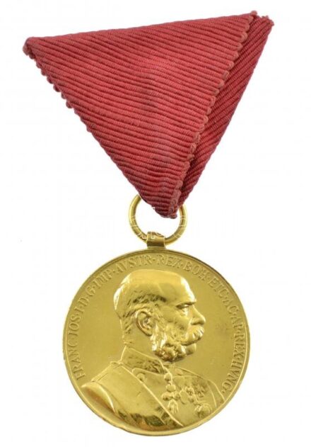 1898. 'Jubileumi Emlékérem Fegyveres Erő Számára / Signum memoriae (AVSTR)' aranyozott bronz kitüntetés mellszalaggal T:2 Hungary 1898. 'Commemorative Jubilee Medal for the Armed Forces' gilt bronze decoration with ribbon C:XF NMK 249.