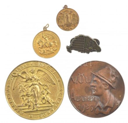 5db-os vegyes tétel, közte 4db emlékérem és 1db jelvény. Ausztria 1935. 'V.Ö.U. Alpenfest 1935' bronz emlékérem (61mm) + Olaszország 1931. 'Páduai Szent Antal halálának 700. évfordulója' kétoldalas bronz emlékérem (25mm) + 1987.