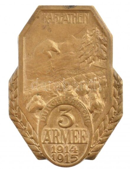 Osztrák-Magyar Monarchia 1915. '3. ARMEE 1914-1915 - KARPATHEN DURCHHALTEN (3. Hadsereg átkelése a Kárpátokon 1914-1915)' fém sapkajelvény 'Entw.F.Swoboda, Bildh.Gurschner Wien VII/2' gyártói jelzéssel (40,5x29mm) T:1-,2 Austro-Hungarian