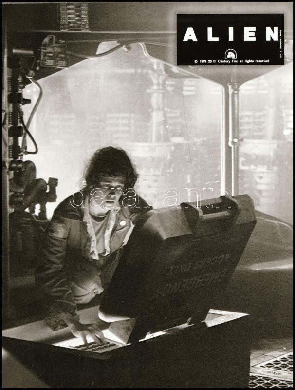 cca 1979 ,,Alien - az idegen, a szörny' című amerikai sci-fi film jelenetei, 9 db produkciós NEGATÍV felvétel, 6,3x4,8 cm és ehhez közeli méretek (+ - 1-2 mm) - Image 3