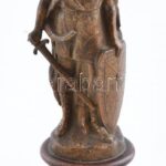 Jelzés nélkül: Szent Roland. Spiáter, fatalapzaton, kopott, m: 26 cm