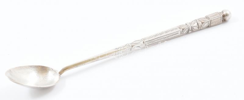Ezüst(Ag) díszkanál, jelzés nélkül, h: 13 cm, nettó: 18,1 g