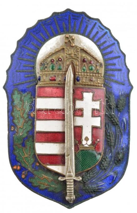 1920. 'Vitézi Jelvény' zománcozott bronz jelvény, ezüst kard rátéttel, hátlapon javított, ferde rögzítőpántokkal, gyártói jelzés nélkül (57x38mm) T:1- a kard rátét kissé elferdült / Hungary 1920. 'Badge of the Order of
