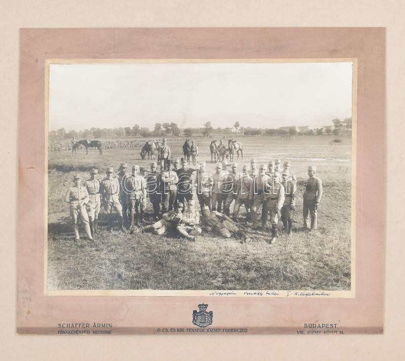 cca 1916 József főherceg és magyar katonák csoportképe a fronton nagy méretű fotó kartonon. Karton mérete 28x24 cm