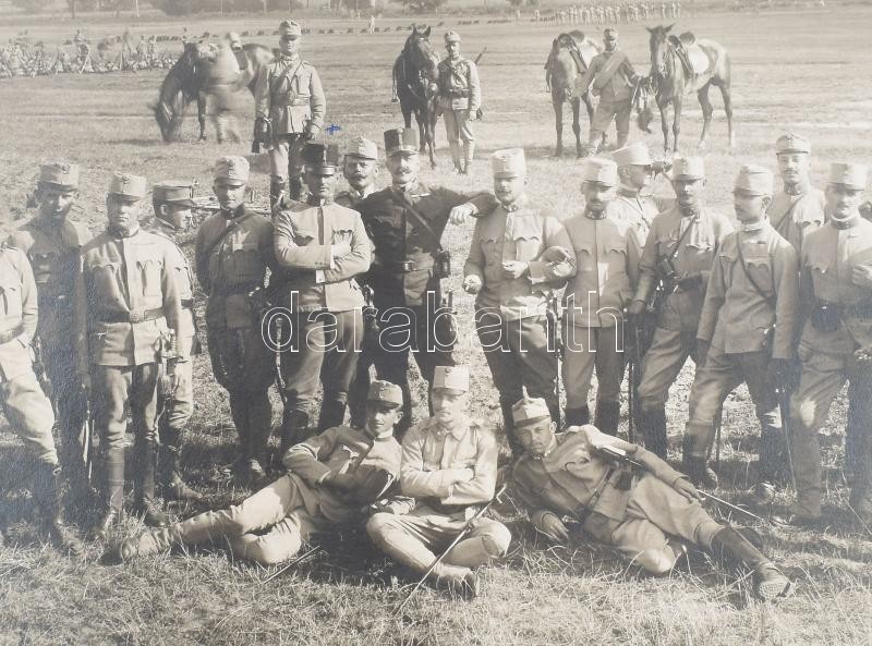 cca 1916 József főherceg és magyar katonák csoportképe a fronton nagy méretű fotó kartonon. Karton mérete 28x24 cm - Image 2