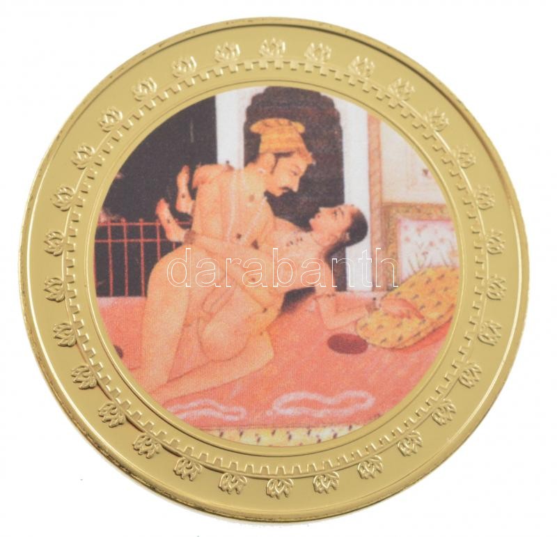DN 'Kámaszutra - Tágra nyitott pozíció' aranyozott Cu multicolor érem, német nyelvű leírással, magyar tanúsítvánnyal T:1 ND 'Kamasutra - Die weit geöffnete Stellung' gold plated multicolor Cu coin with German language description and