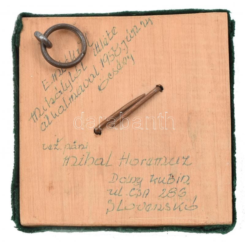Vadász emlék. Csont alapon fém dombormű szövettel bevont alapon 10 cm - Image 2