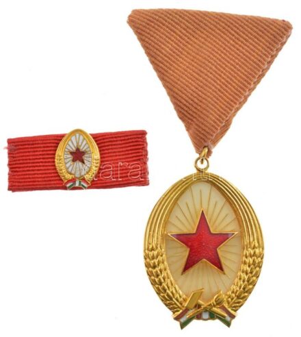 1964. 'Munka Érdemrend' arany fokozata, aranyozott, zománcozott bronz kitüntetés mellszalagon, miniatűrrel T:1-,2 Hungary 1964. 'Order of Labour' golden grade, golded, enamelled bronze decoration, with ribbon and service ribbon C:AU,XF NMK