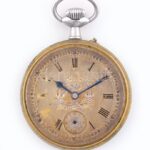 Angol üveggolyós / gömb zsebóra. Mechanikus szerkezettel, szépen vésett számlappal. Működik. Másodperc mutató hiányzik. d: 60 mm