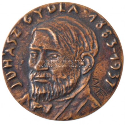 Miró Eszter (1935-2006) DN 'Juhász Gyula 1883-1937 / Gödöllői Járási Városi Juhász Gyula Könyvtár' kétoldalas bronz emlékérem (61mm) T:2 patina