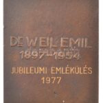 Beck András (1911-1985) 1977. 'Dr. Weil Emil 1897-1954, Jubileumi emlékülés 1977' öntött bronz plakett, hátoldalán gravírozva (68x53mm) T:1- hátoldalán ü. - Image 2